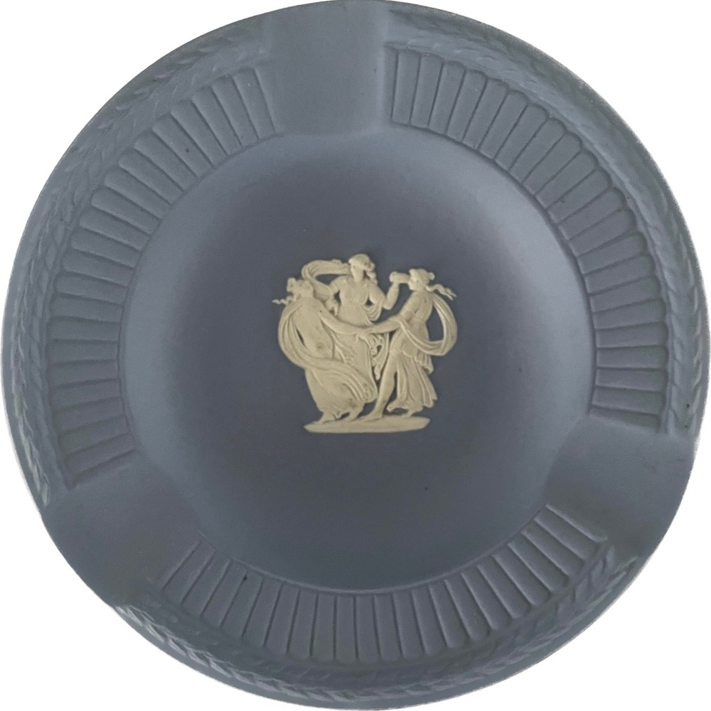 Vintage Wedgwood blue small dishes set of 2